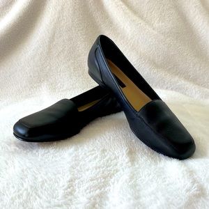 Enzo Angiolini Classic Black Leather Loafer 8N